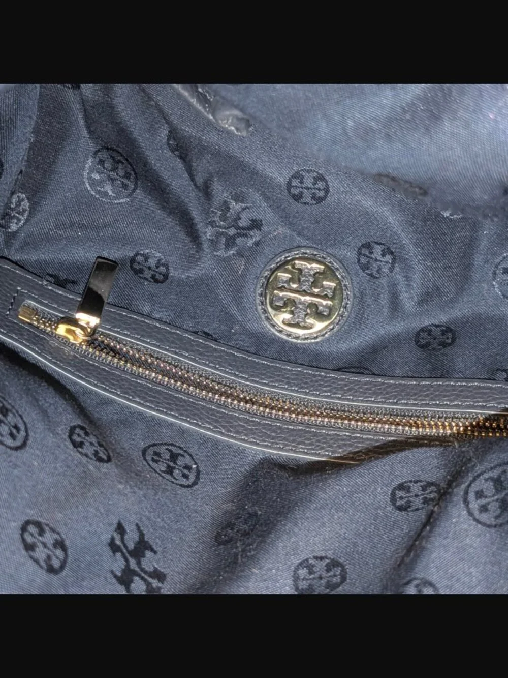 Tory Burch Sammy Dark Navy Gold Tone Hardware Pebbled Leather Magnetic Purse